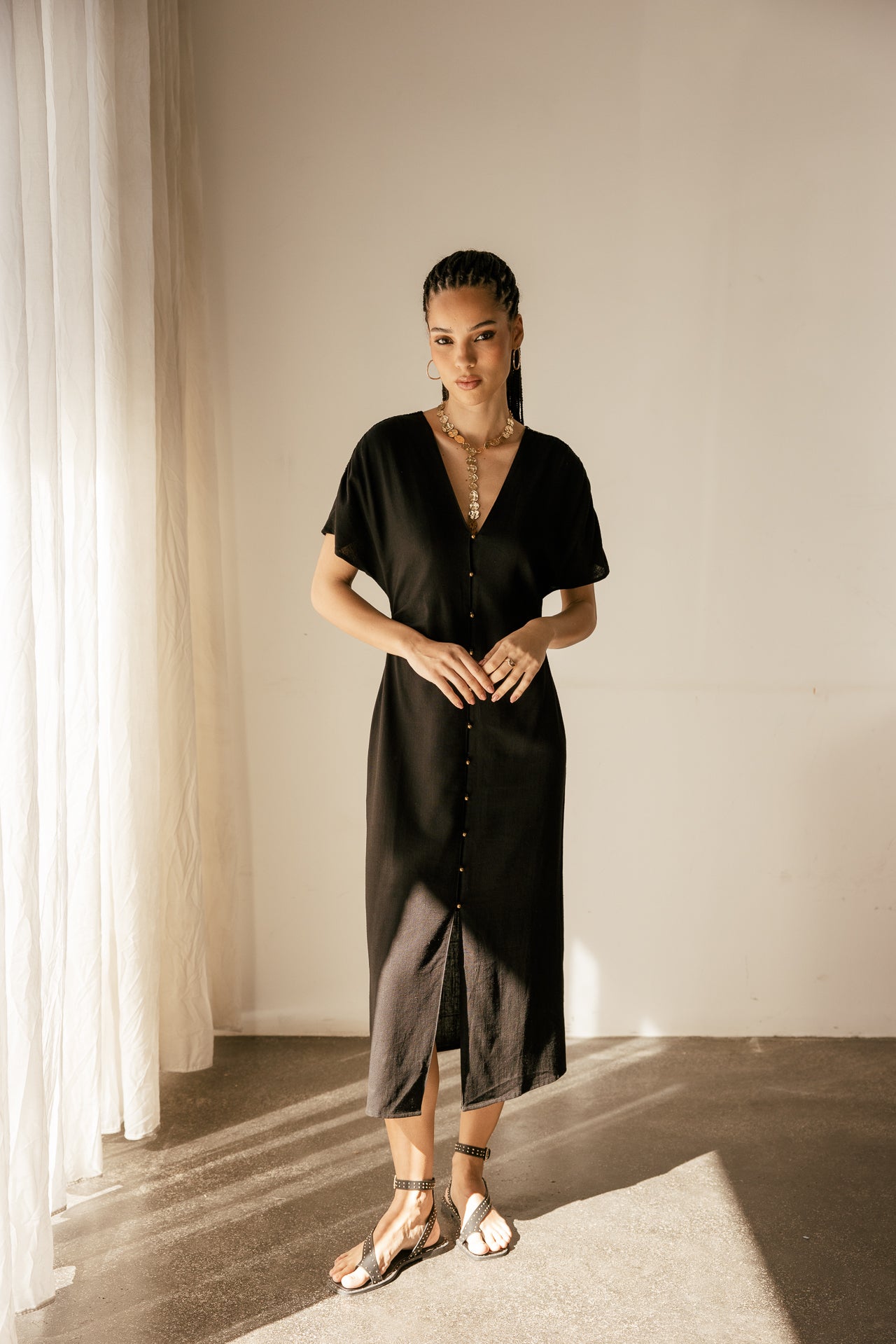   
            

Langes Kleid mit V-Ausschnitt aus Leinen Damen Rizoe Lin black | Freeman T. Porter
          