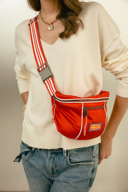 

Riñonera Mujer Bea Satin red | Freeman T. Porter