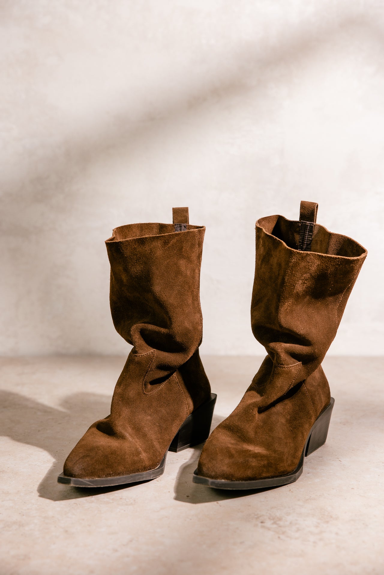 
              

Bottes Femme Lootie Suede brown | Freeman T. Porter
            