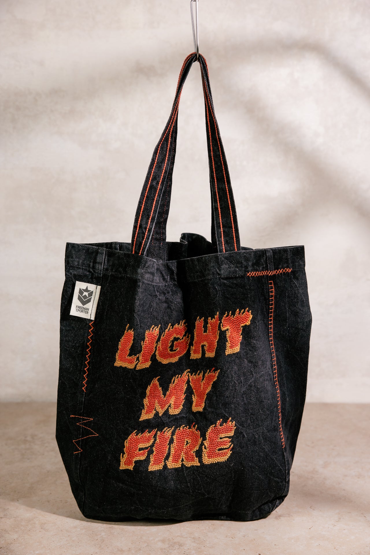 
              

Tote bag Femme Linnick Light My Fire Denim black | Freeman T. Porter
            