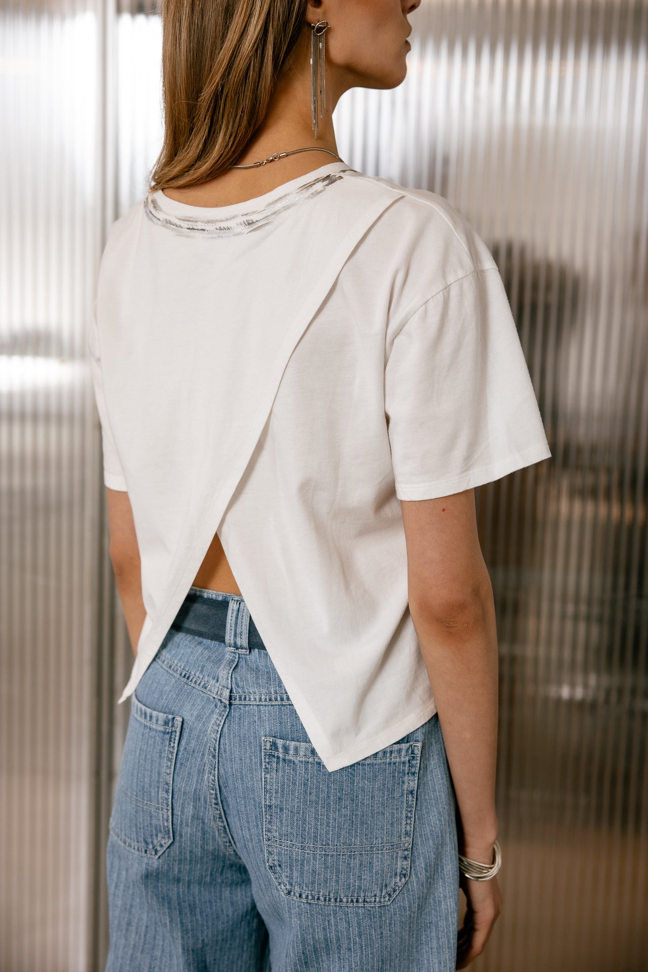 
              

T-shirt large croisé dos Femme Tissalia Foil white | Freeman T. Porter
            