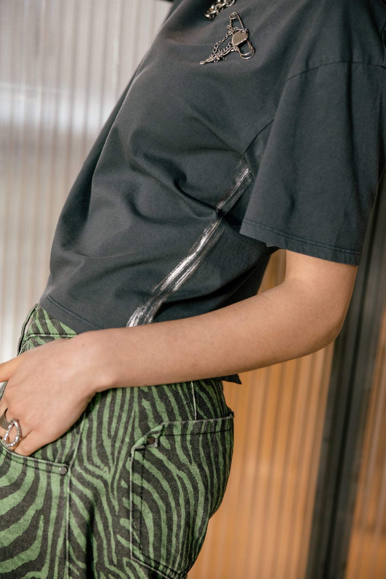 

T-shirt large croisé dos Femme Tissalia Foil carbone | Freeman T. Porter