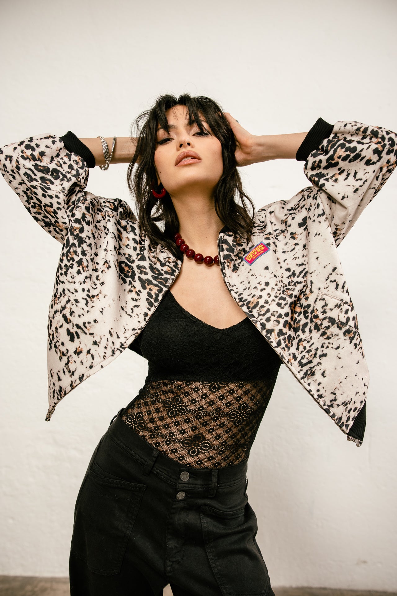   
            

Veste zippée imprimée Femme Vega Leo Bleached off white | Freeman T. Porter
          