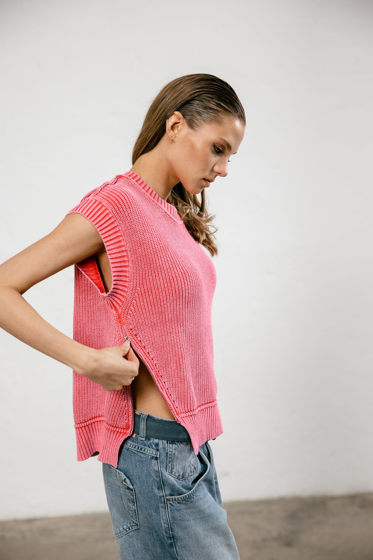 
              

Sleeveless zip-up sweater Women Phancy Summer hibiscus | Freeman T. Porter
            