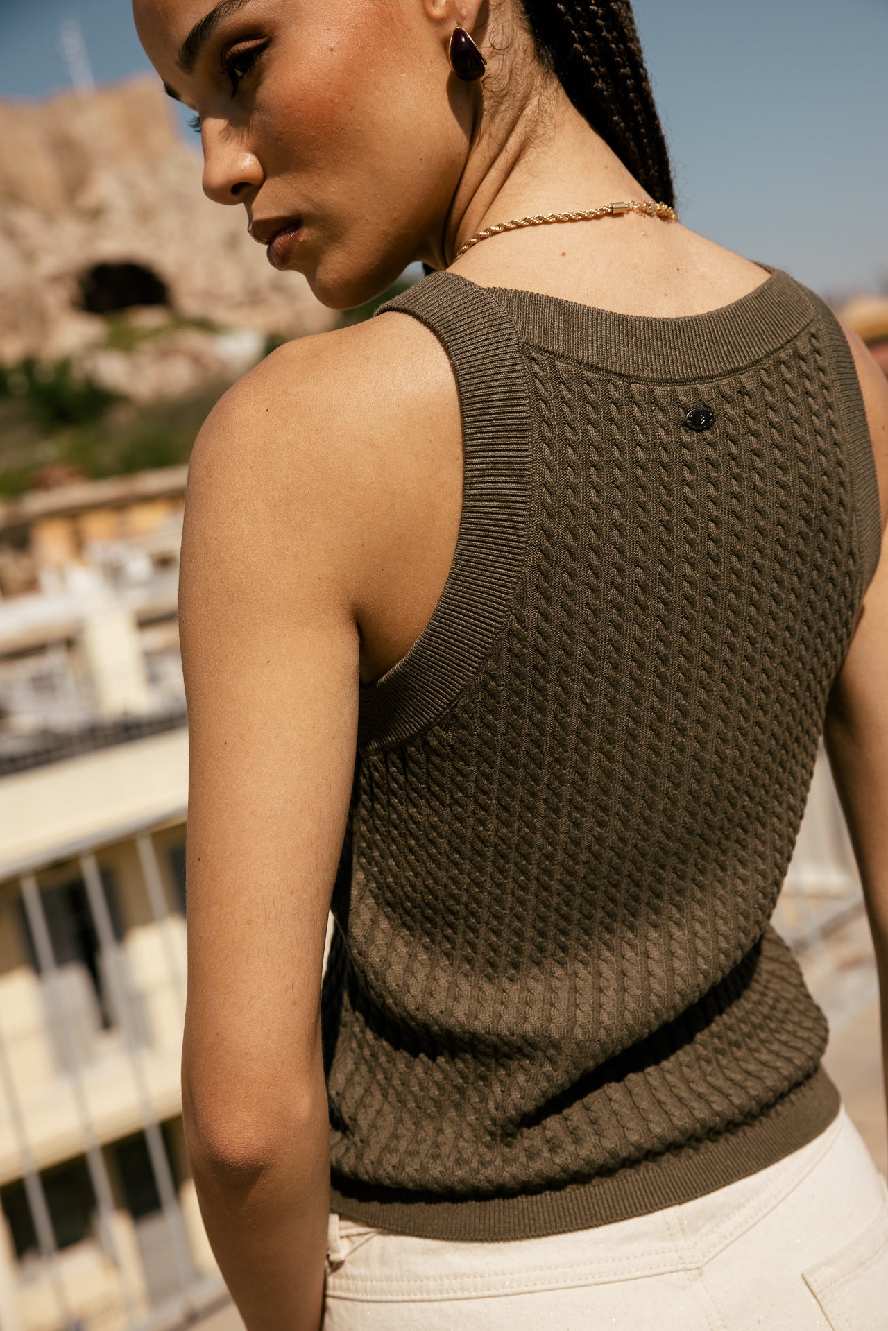 

Débardeur en maille en point tresses Femme Daelle olive night | Freeman T. Porter