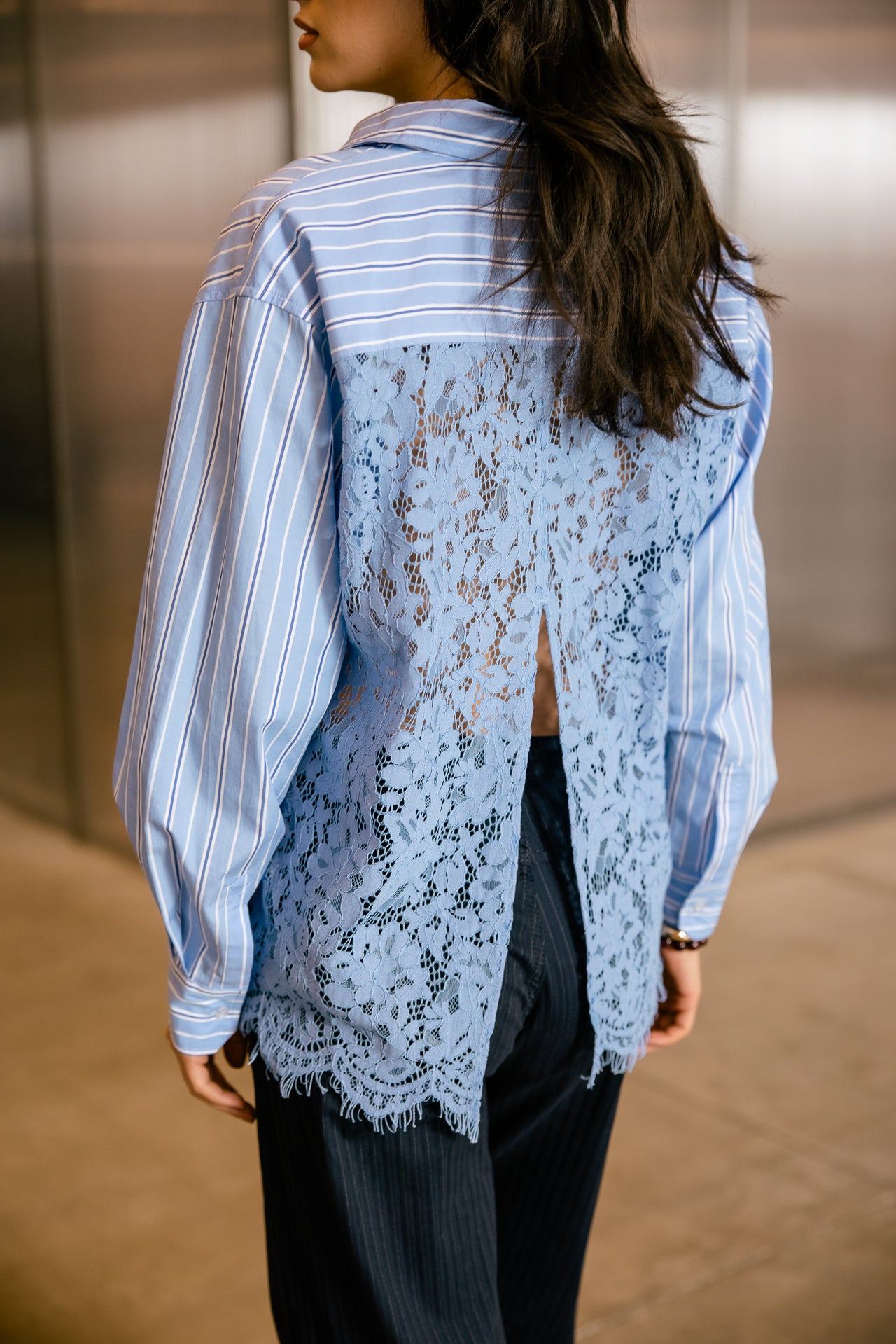 
              

Chemise large dos dentelle Femme Chalamy Lace granada sky | Freeman T. Porter
            