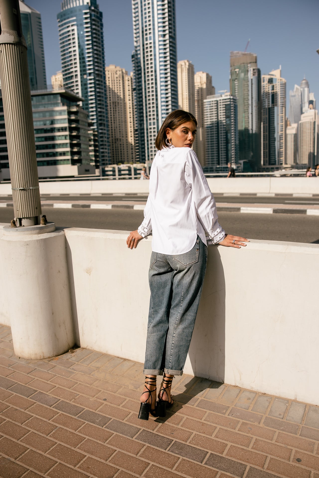 

Hemd mit mehreren Details Damen Cheryne Tokyo Street white | Freeman T. Porter