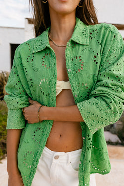 

Loose shirt in broderie anglaise Women Chola Embroidery vibrant green | Freeman T. Porter