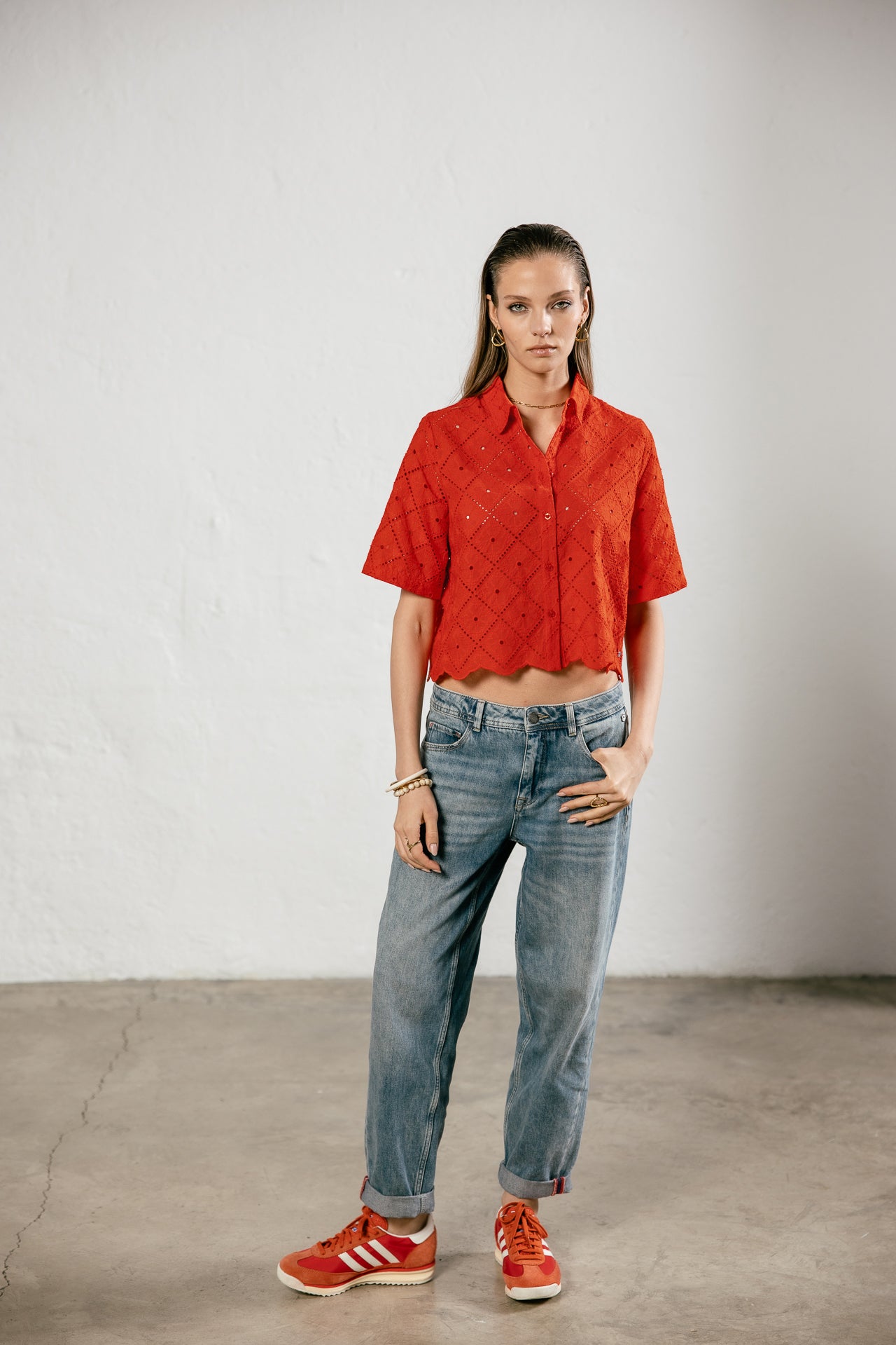 
              

Oversized shirt in eyelet embroidery Women Choko Beach Lace orange peel | Freeman T. Porter
            