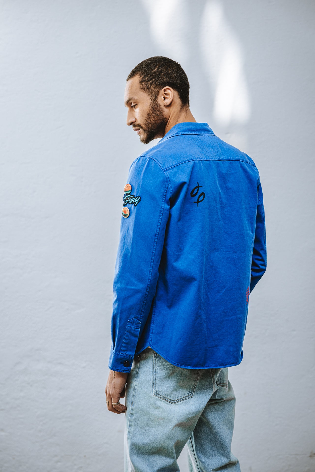 

Chemise coupe droite Homme Raven Break surf the web | Freeman T. Porter