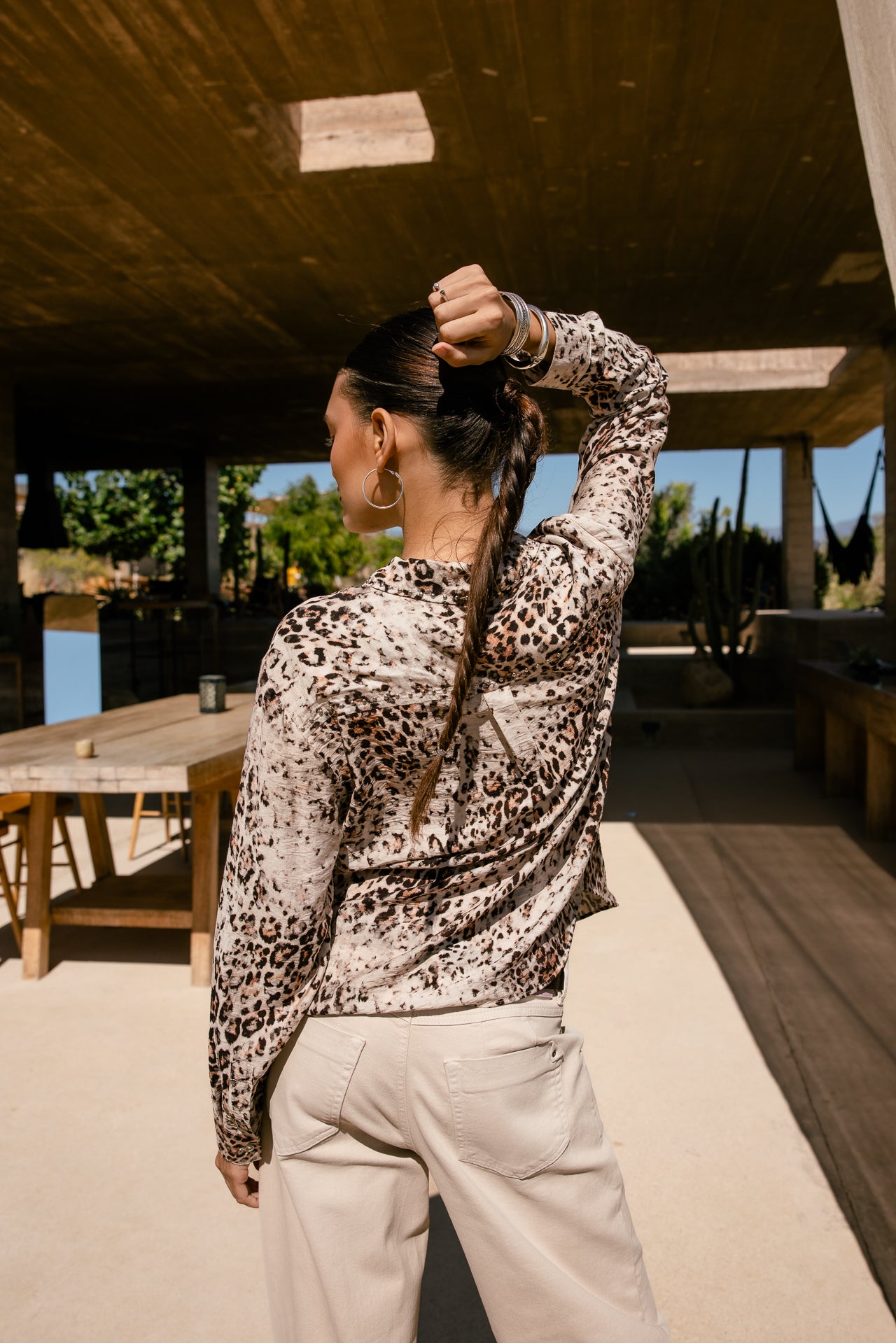 

Chemise large et fluide Femme Chickya Leo Bleached off white | Freeman T. Porter