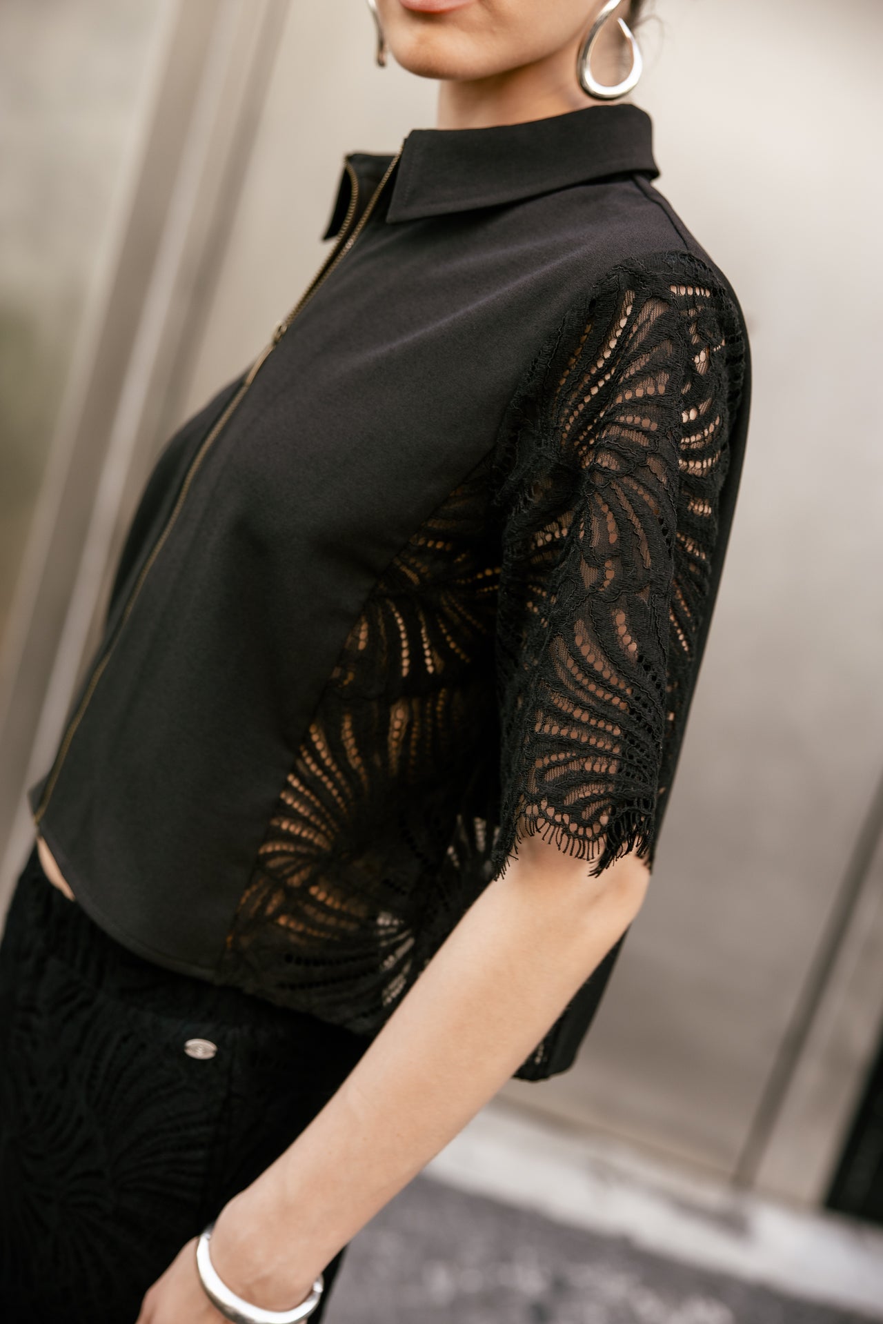 
              

Chemise courte zippée Femme Cezany Soft Lace black | Freeman T. Porter
            