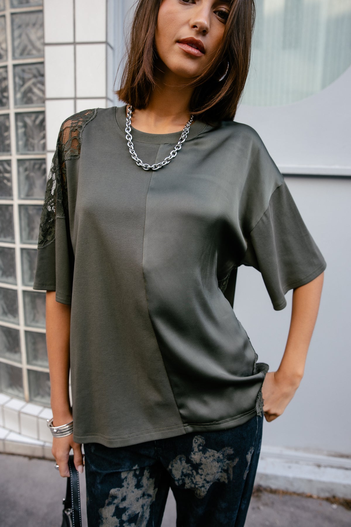   
            

T-Shirt aus zwei Materialien mit Spitze Damen Tizay Lace forest night | Freeman T. Porter
          