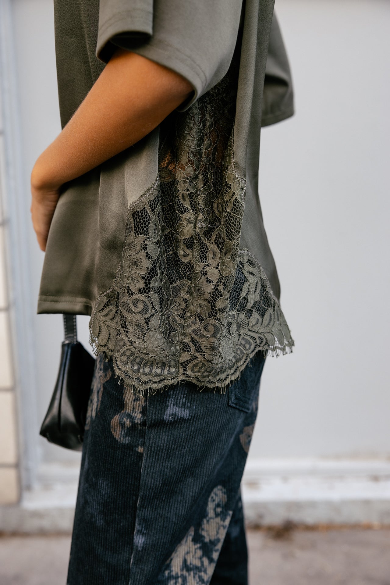 

T-Shirt aus zwei Materialien mit Spitze Damen Tizay Lace forest night | Freeman T. Porter