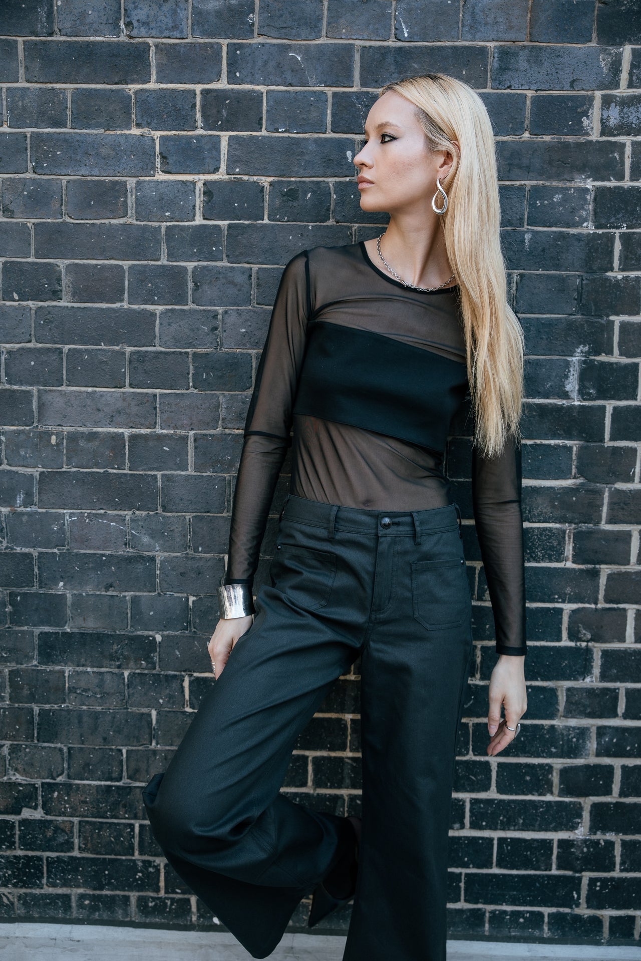 

T-shirt avec jeux de transparence Femme Telly Bandeau black | Freeman T. Porter