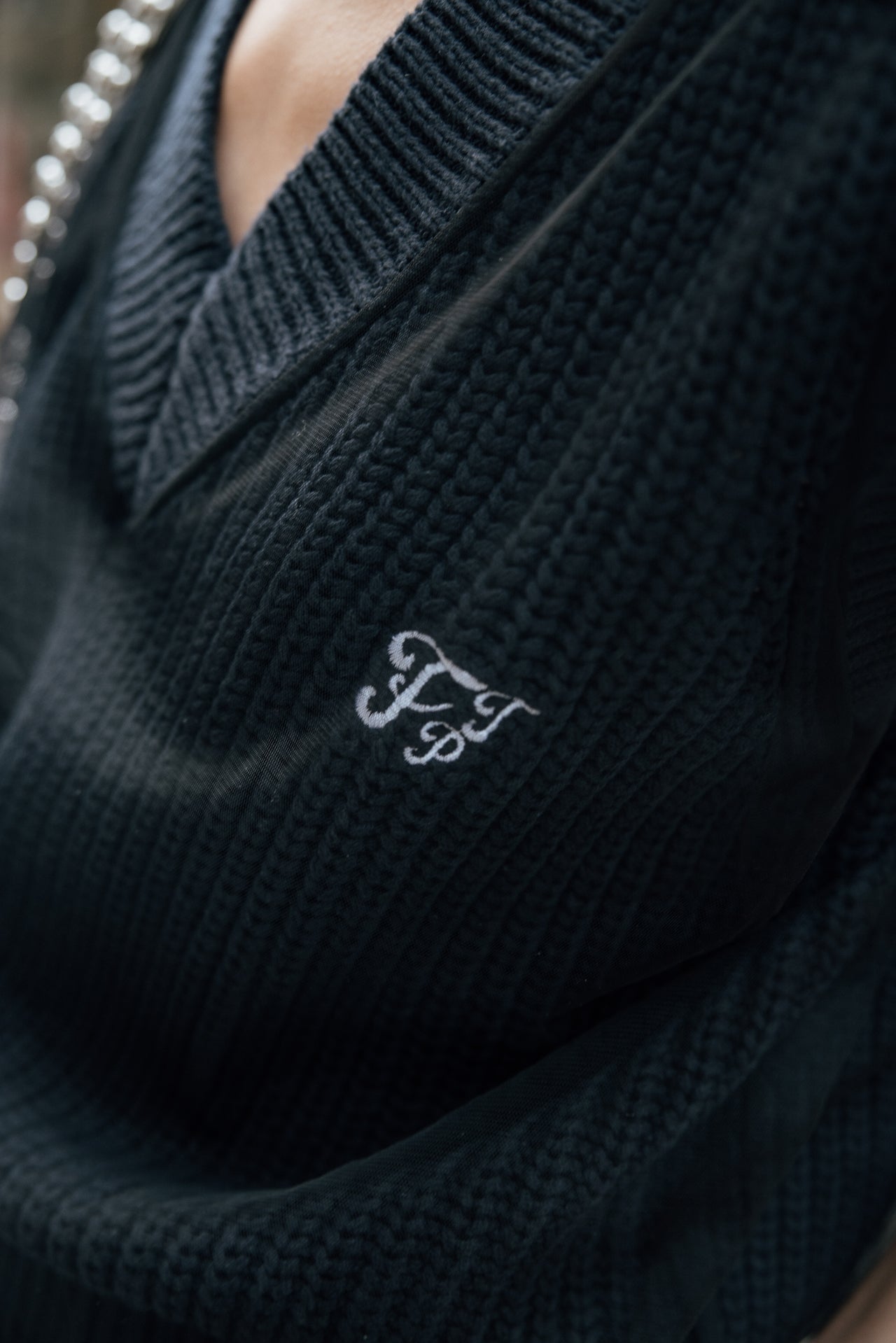 
              

Ärmelloser Pullover mit Schleier Damen Pheny Mesh old black | Freeman T. Porter
            