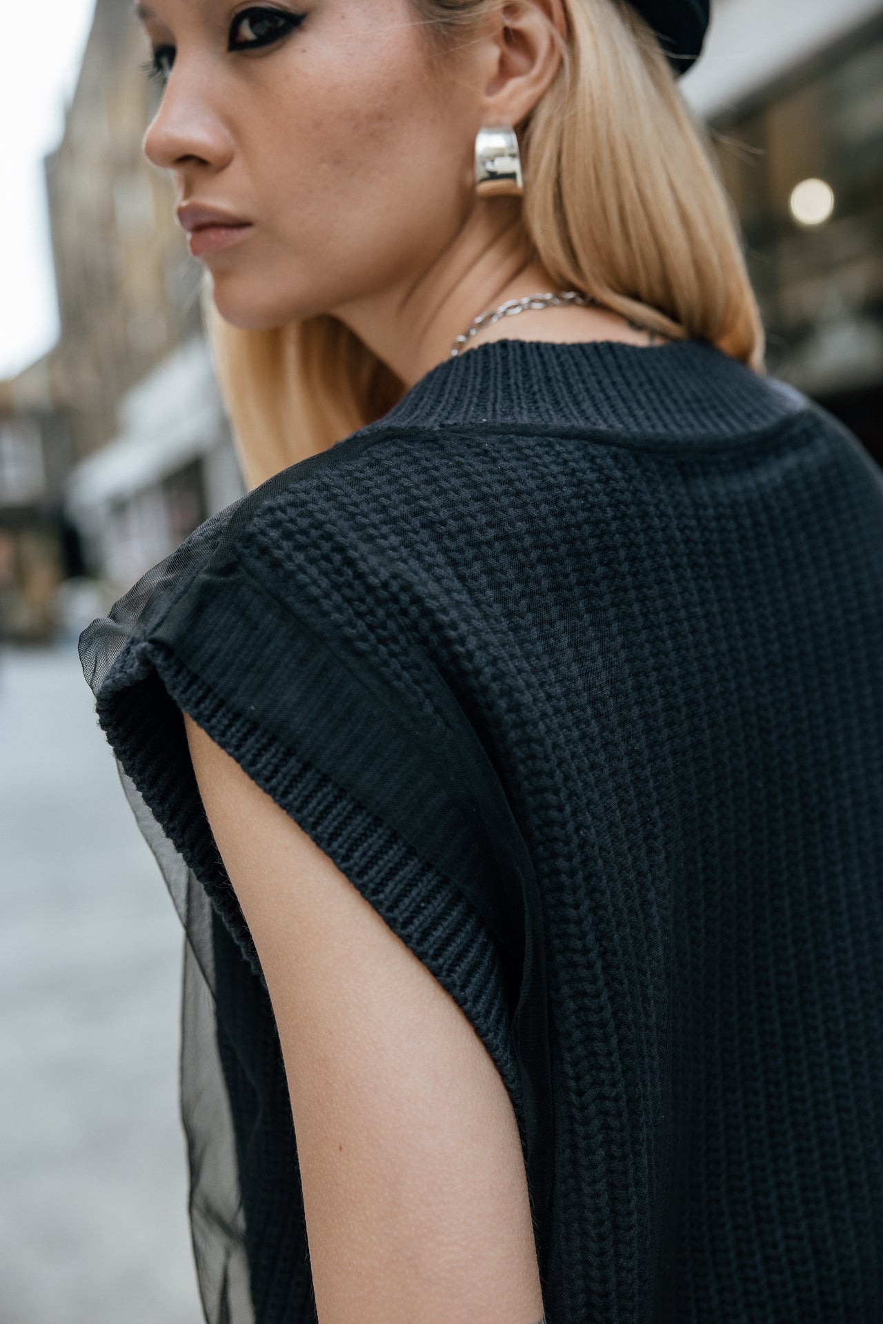

Ärmelloser Pullover mit Schleier Damen Pheny Mesh old black | Freeman T. Porter