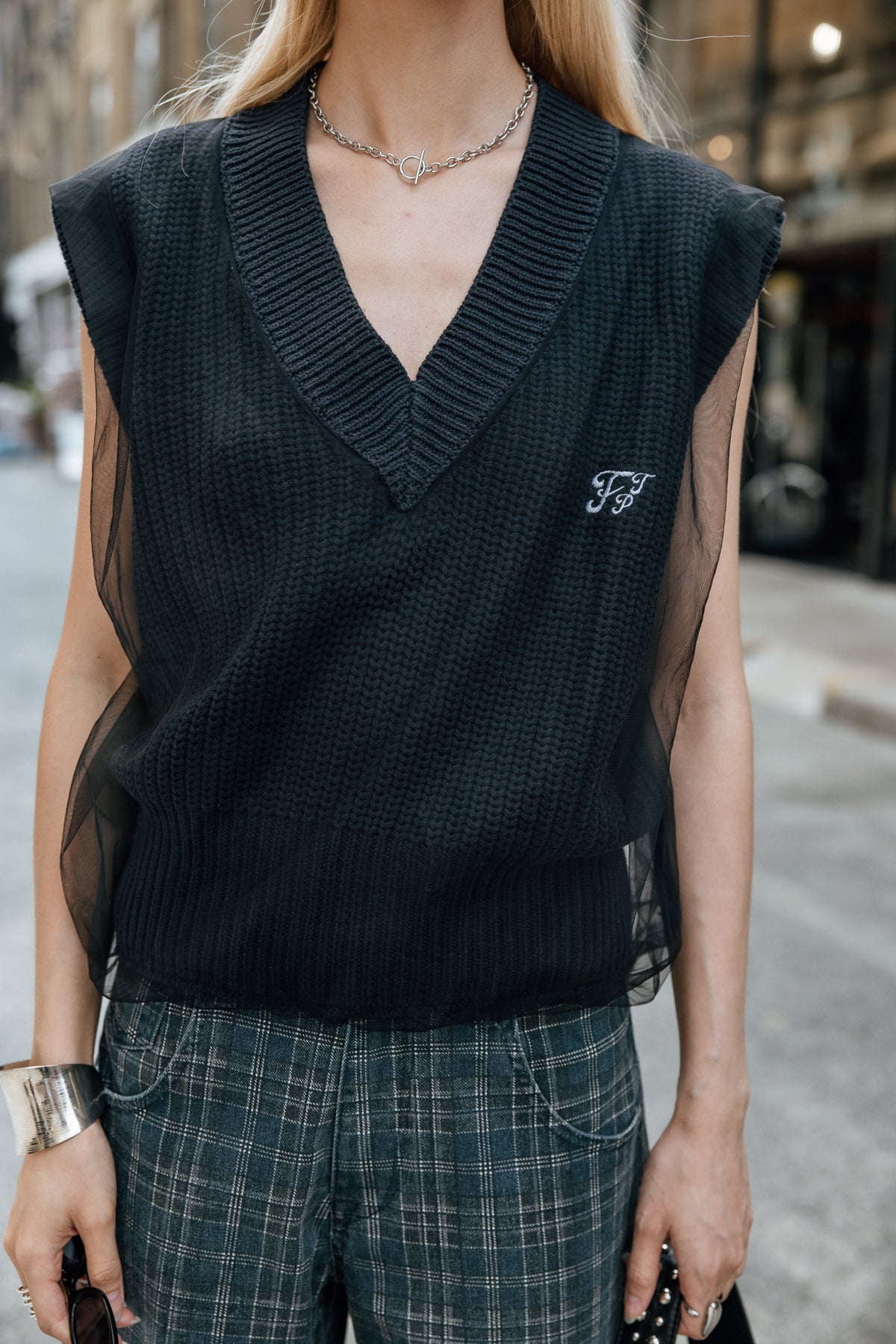

Ärmelloser Pullover mit Schleier Damen Pheny Mesh old black | Freeman T. Porter