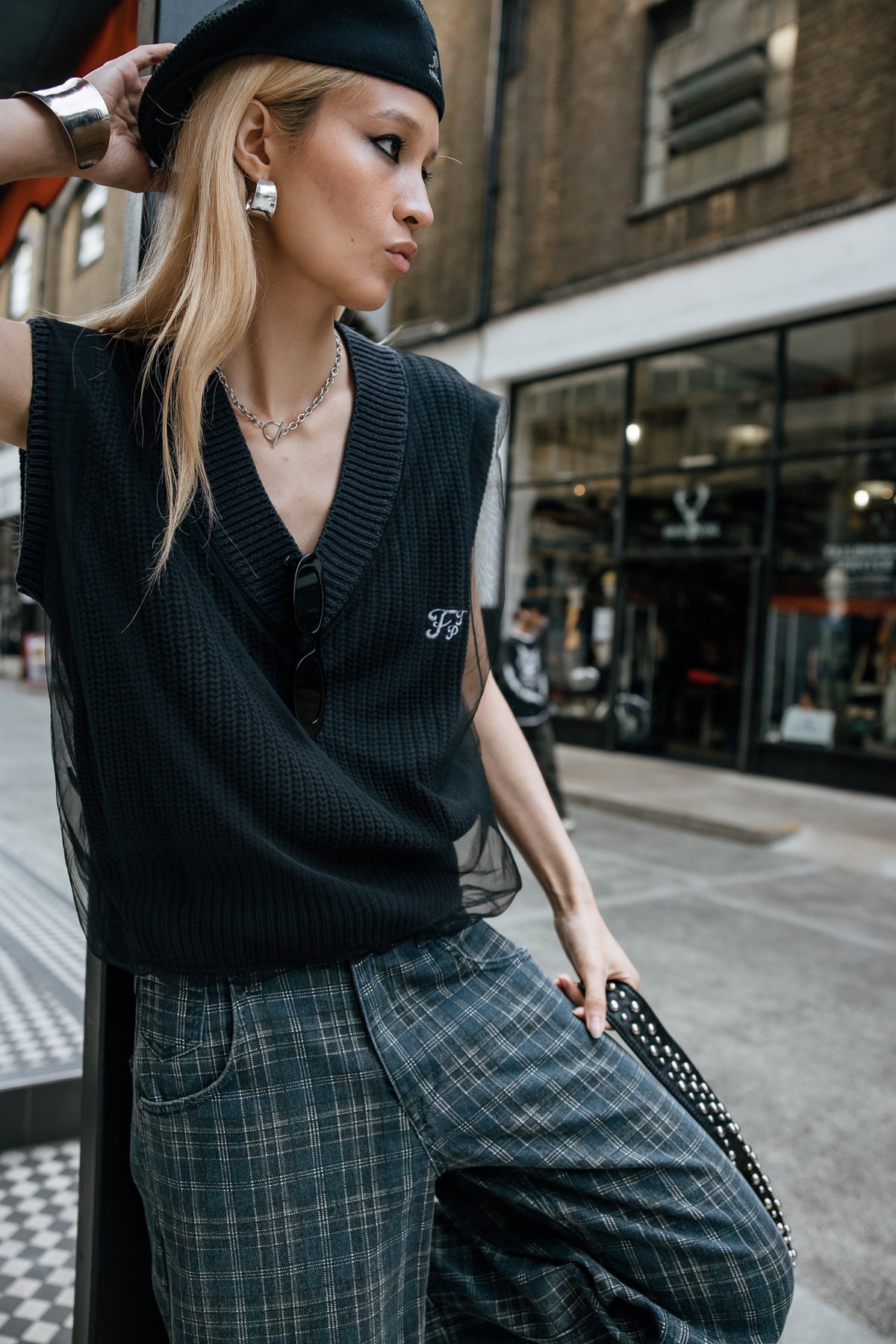 

Ärmelloser Pullover mit Schleier Damen Pheny Mesh old black | Freeman T. Porter