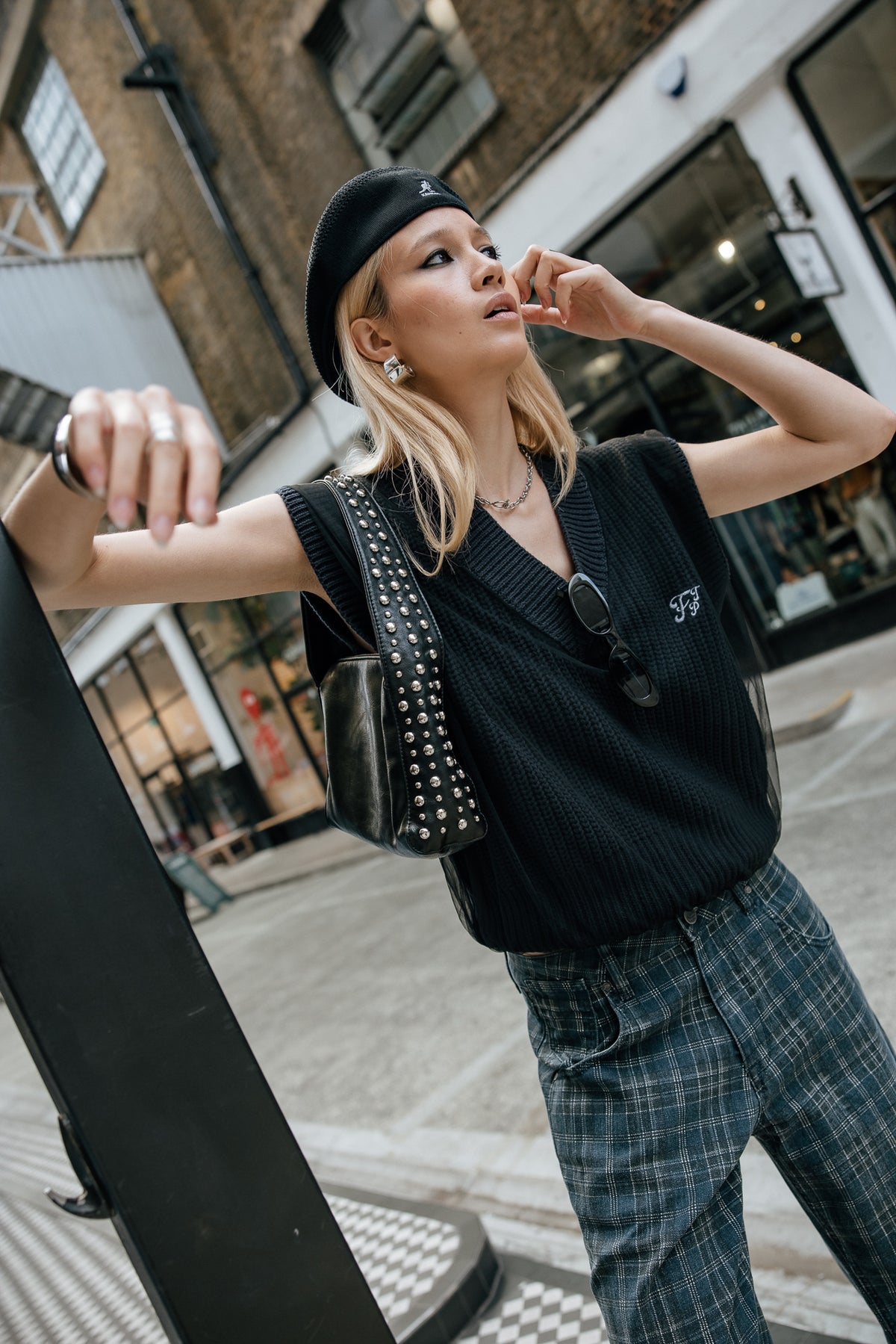 

Ärmelloser Pullover mit Schleier Damen Pheny Mesh old black | Freeman T. Porter