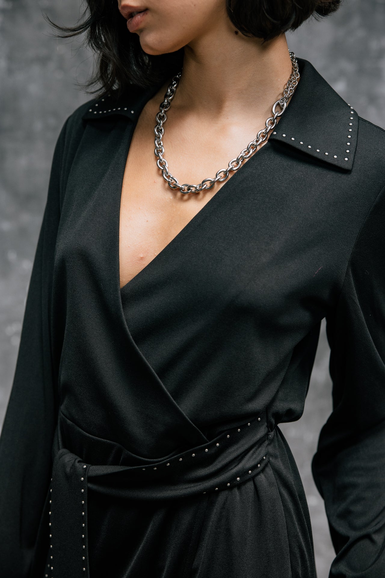 
              

Kurzes Kleid mit Nieten Damen Rula Plain black | Freeman T. Porter
            