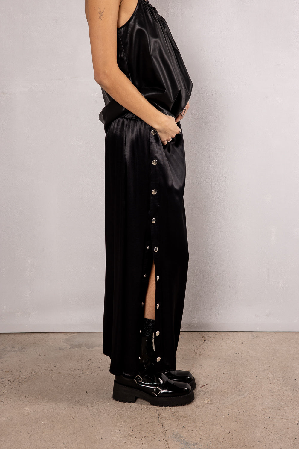 

Saia acetinada com botões Mulher Jeyleen plain black | Freeman T. Porter