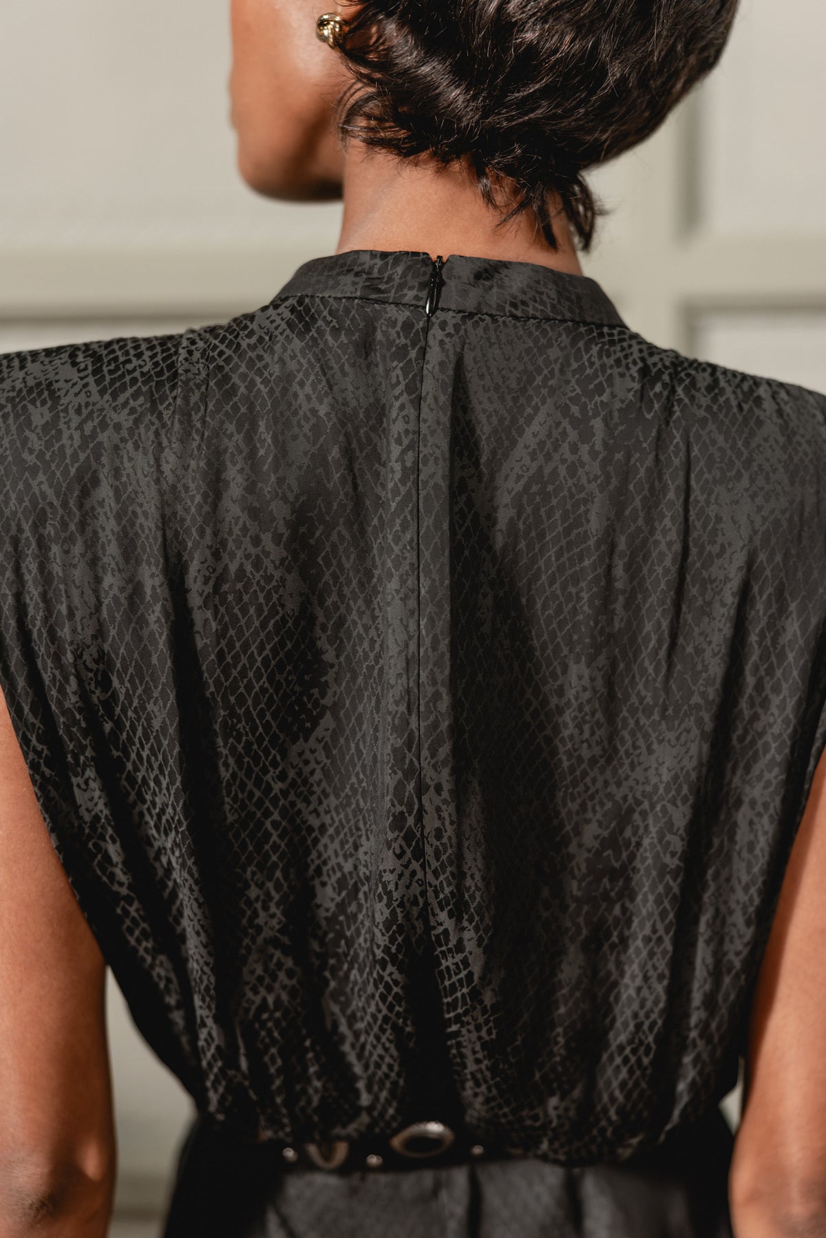 

Schickes Wickelkleid Damen Roseane Classico carbone | Freeman T. Porter