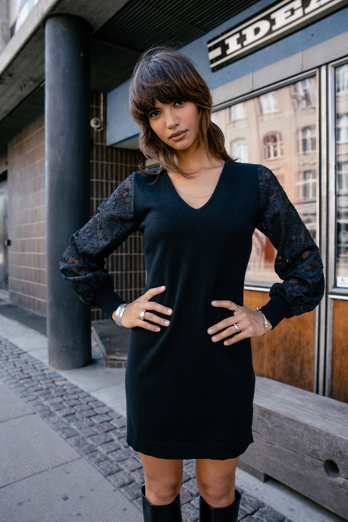   
            

Vestido corto con mangas de encaje Mujer Rosaland Abstract black | Freeman T. Porter
          