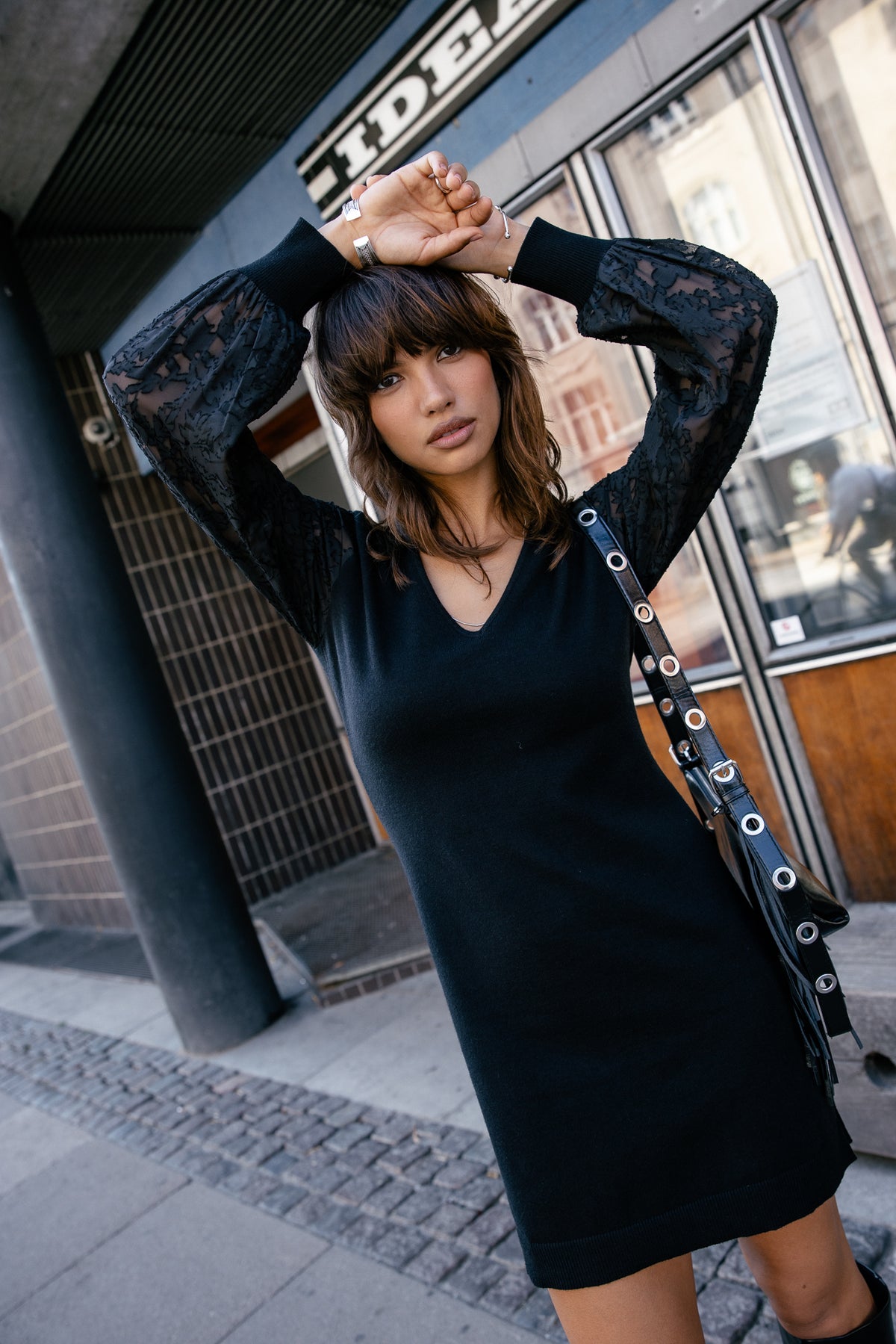 

Kurzes Kleid mit Spitzenärmeln Damen Rosaland Abstract black | Freeman T. Porter