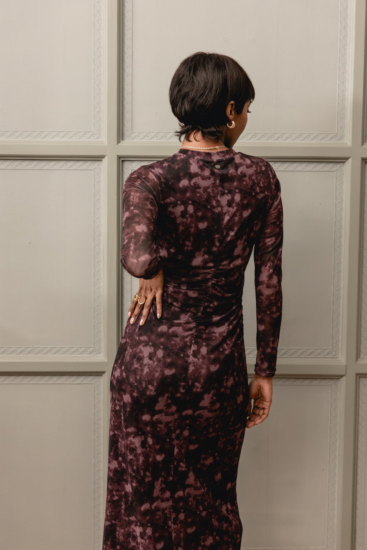 

Robe avec jeux de transparence Femme Rasmina Abstrat original | Freeman T. Porter