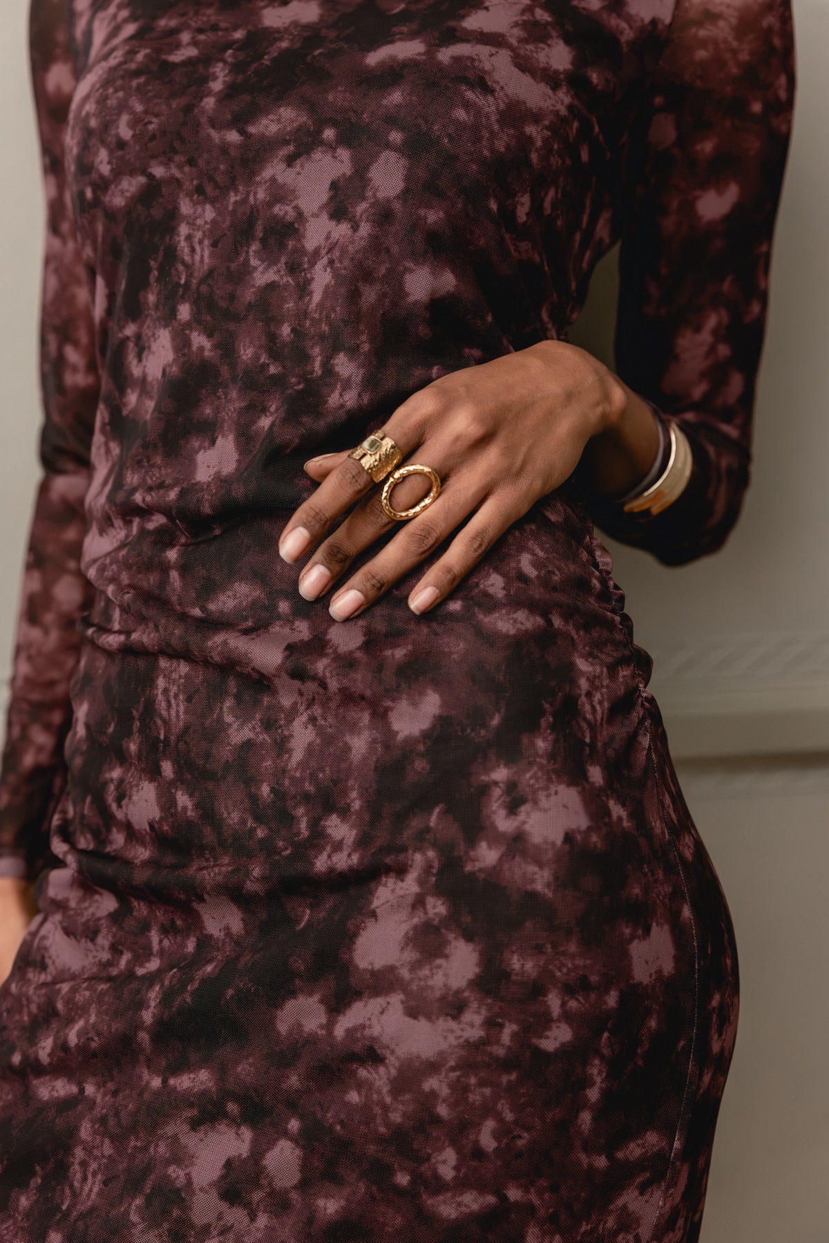 

Robe avec jeux de transparence Femme Rasmina Abstrat original | Freeman T. Porter
