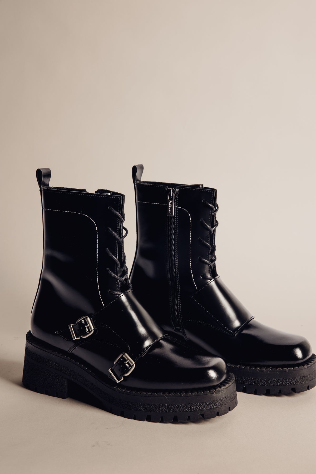 
              

Botas em pele Mulher Jodia black | Freeman T. Porter
            