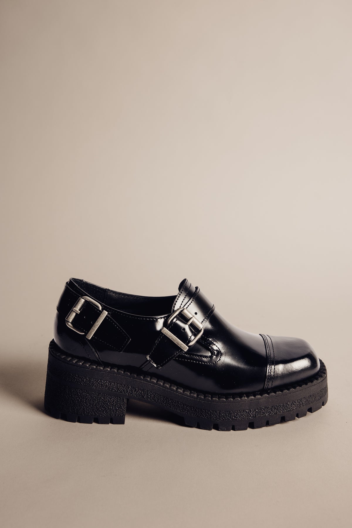 
              

Mocassim de sola grossa Mulher Josiane black | Freeman T. Porter
            