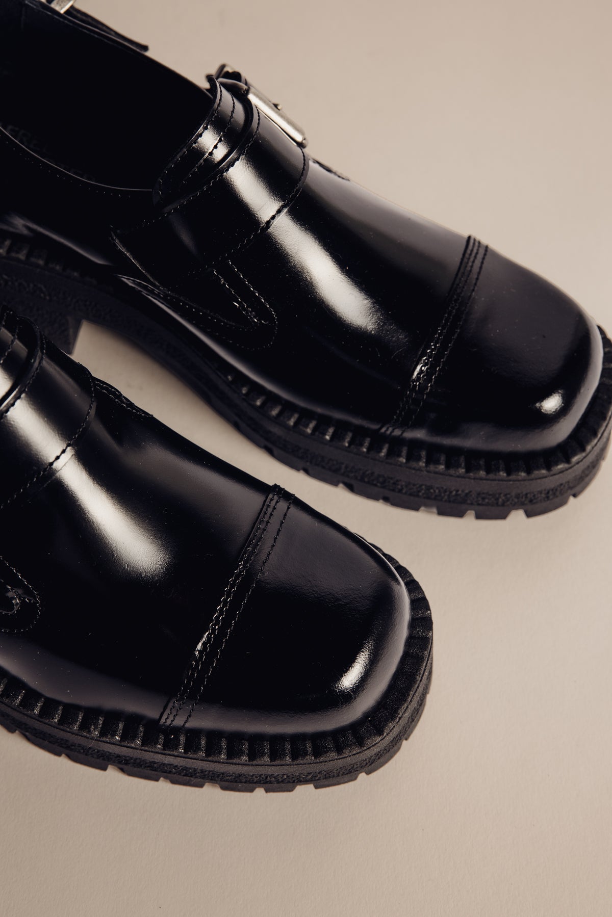 

Mocassin à semelle épaisse Femme Josiane black | Freeman T. Porter
