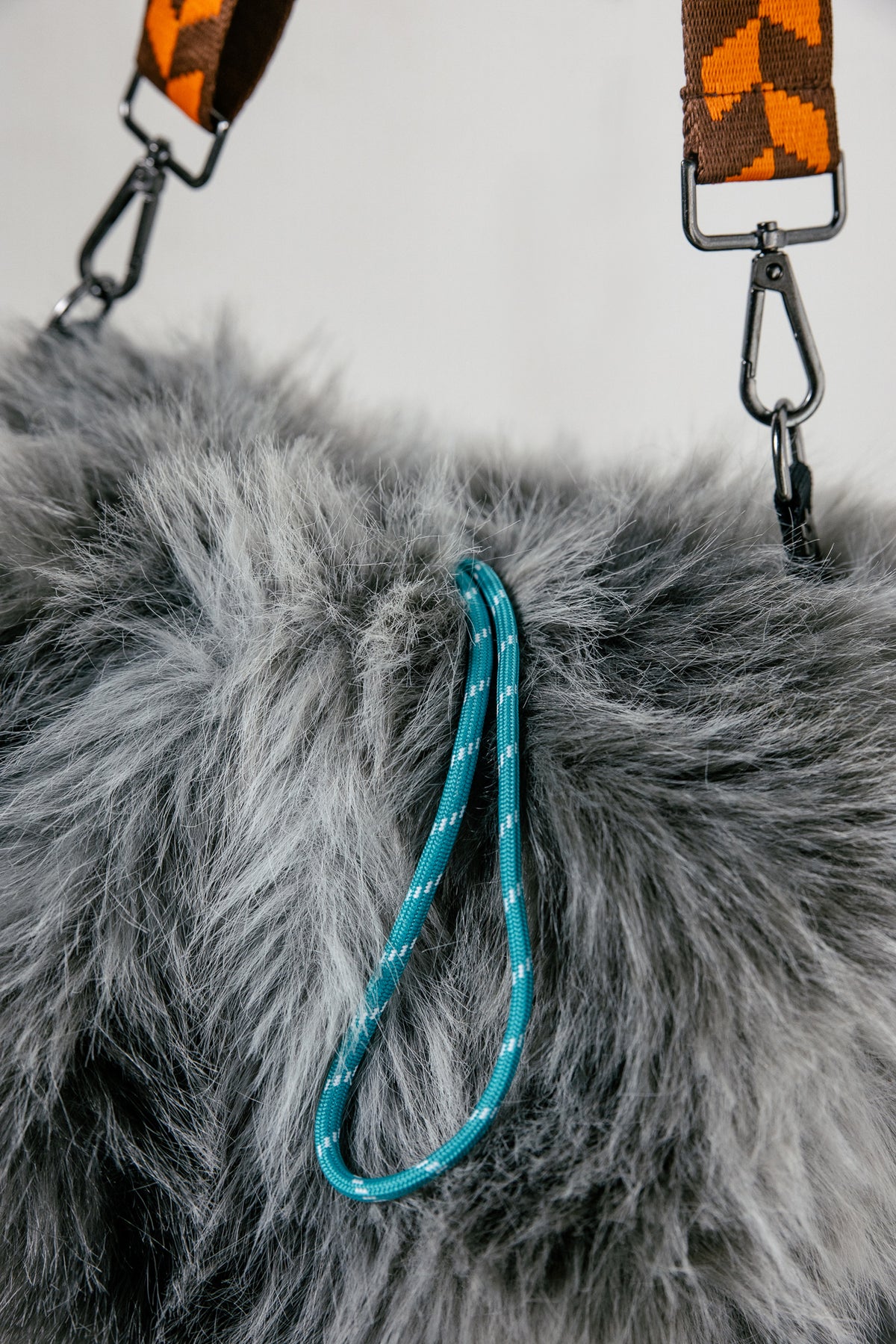 
              

Bolso de pelo Mujer Kiki Bear grey | Freeman T. Porter
            