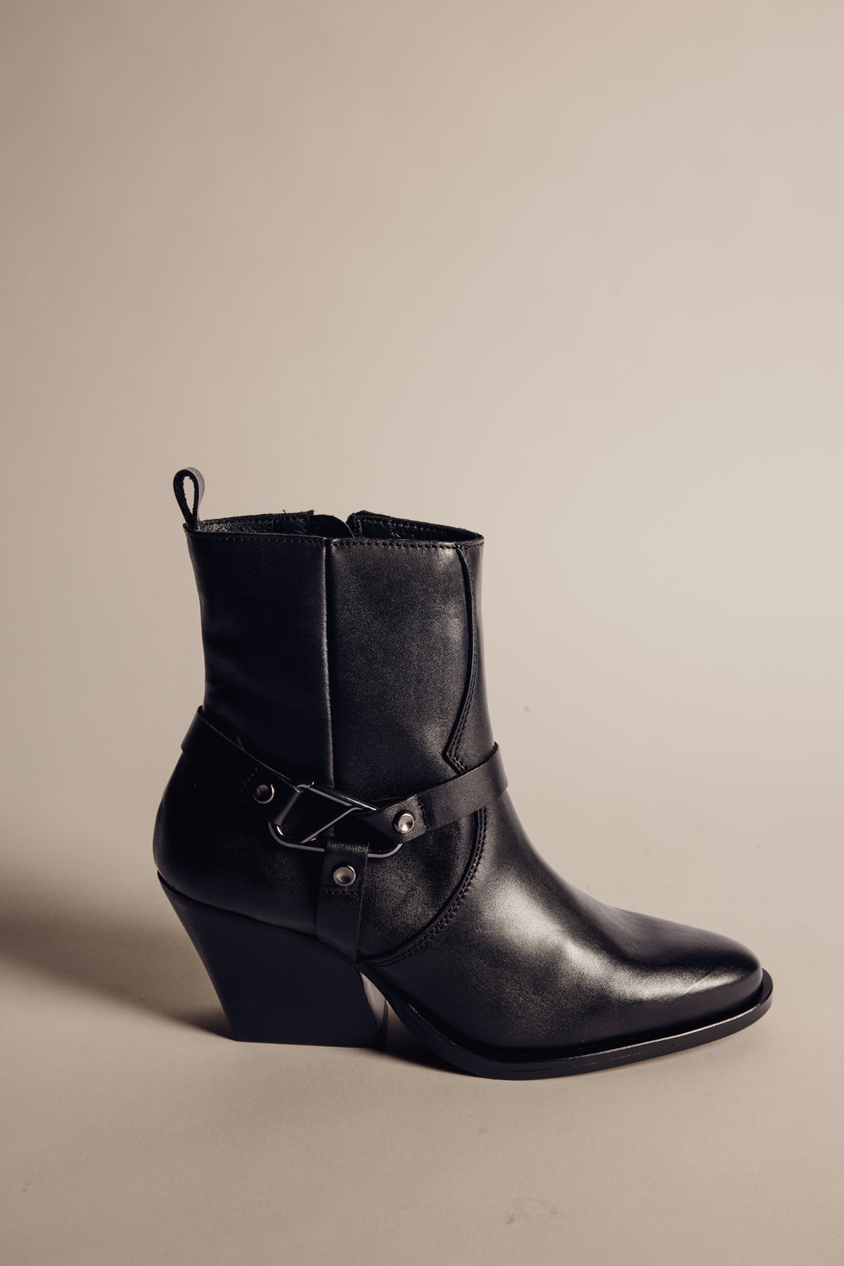 
              

Botim de salto Mulher Litzy Biker black | Freeman T. Porter
            