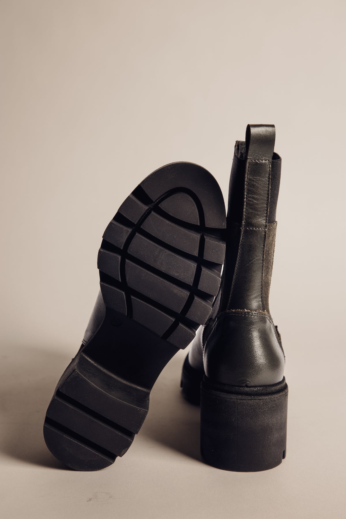 

Boots Chelsea Femme Violino Mix khaki | Freeman T. Porter