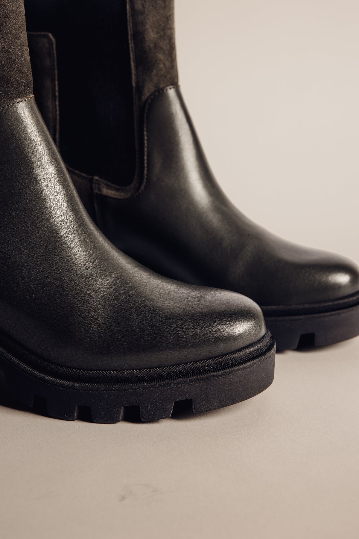 

Boots Chelsea Femme Violino Mix khaki | Freeman T. Porter