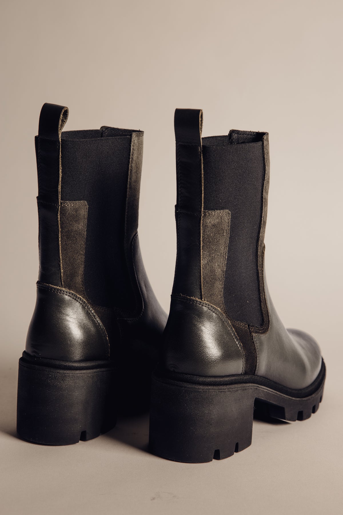 

Boots Chelsea Femme Violino Mix khaki | Freeman T. Porter
