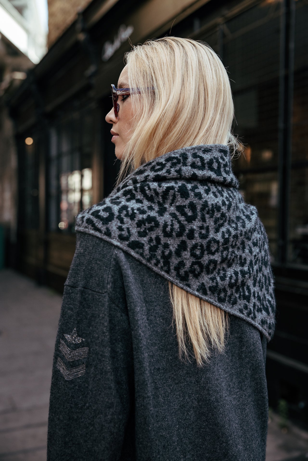 

Leopardmuster-Schal Damen Filice Roar grey black | Freeman T. Porter