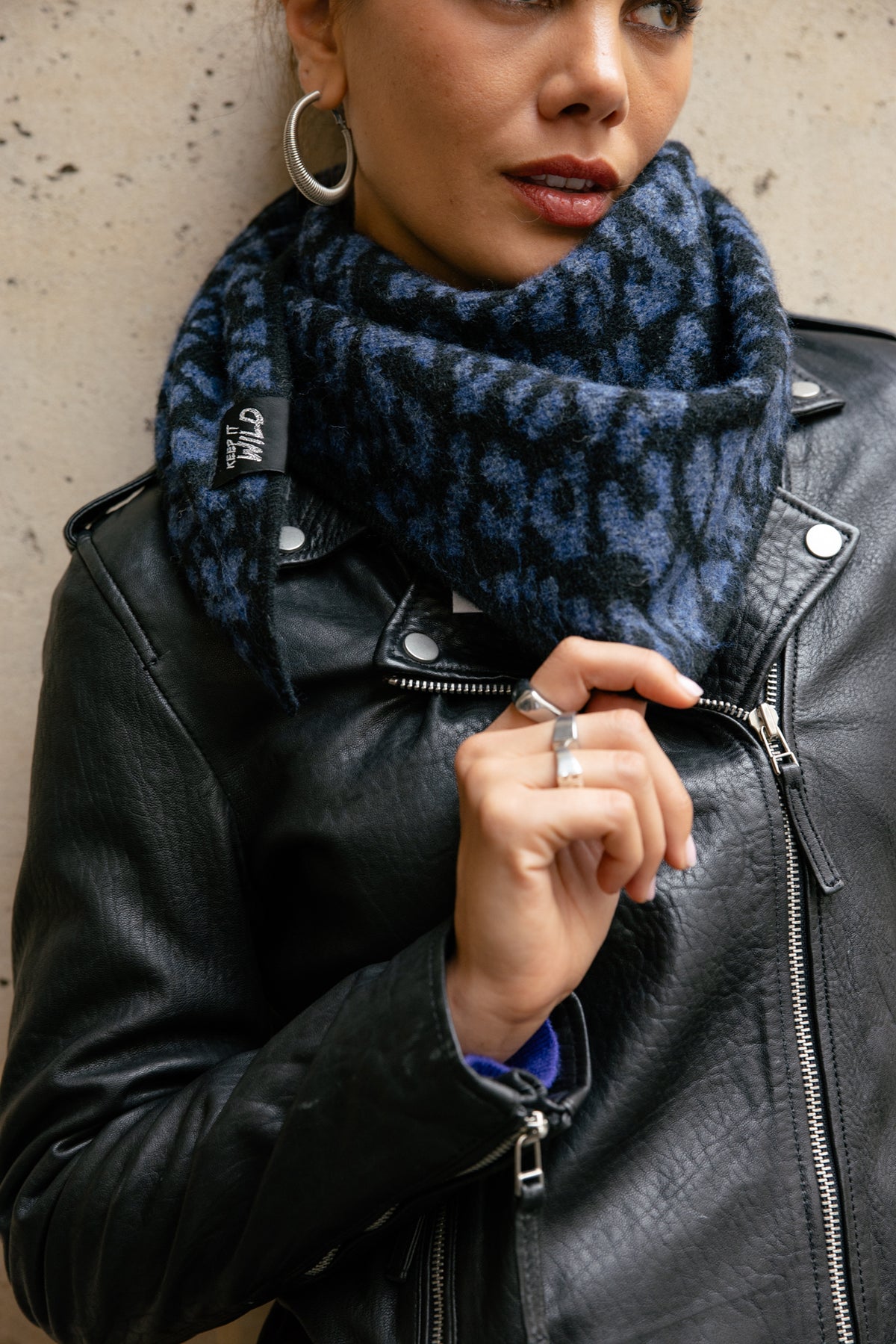 
              

Écharpe motif léopard Femme Filice Roar black indigo | Freeman T. Porter
            