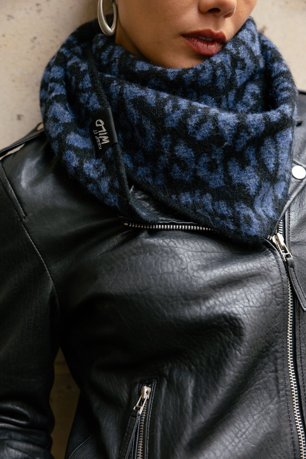 

Écharpe motif léopard Femme Filice Roar black indigo | Freeman T. Porter