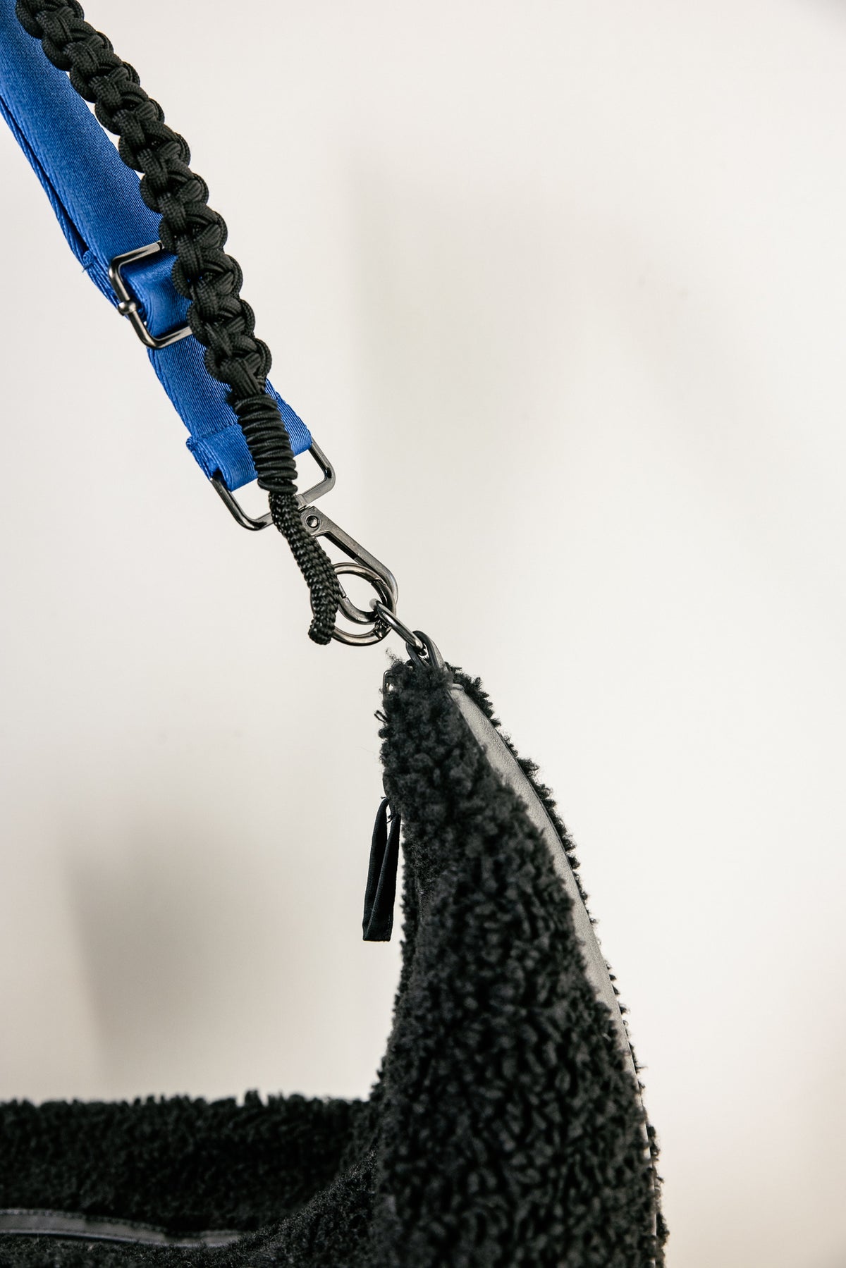 

Bolsa de cintura XL efeito pelo Mulher Kawa Sherpa black | Freeman T. Porter