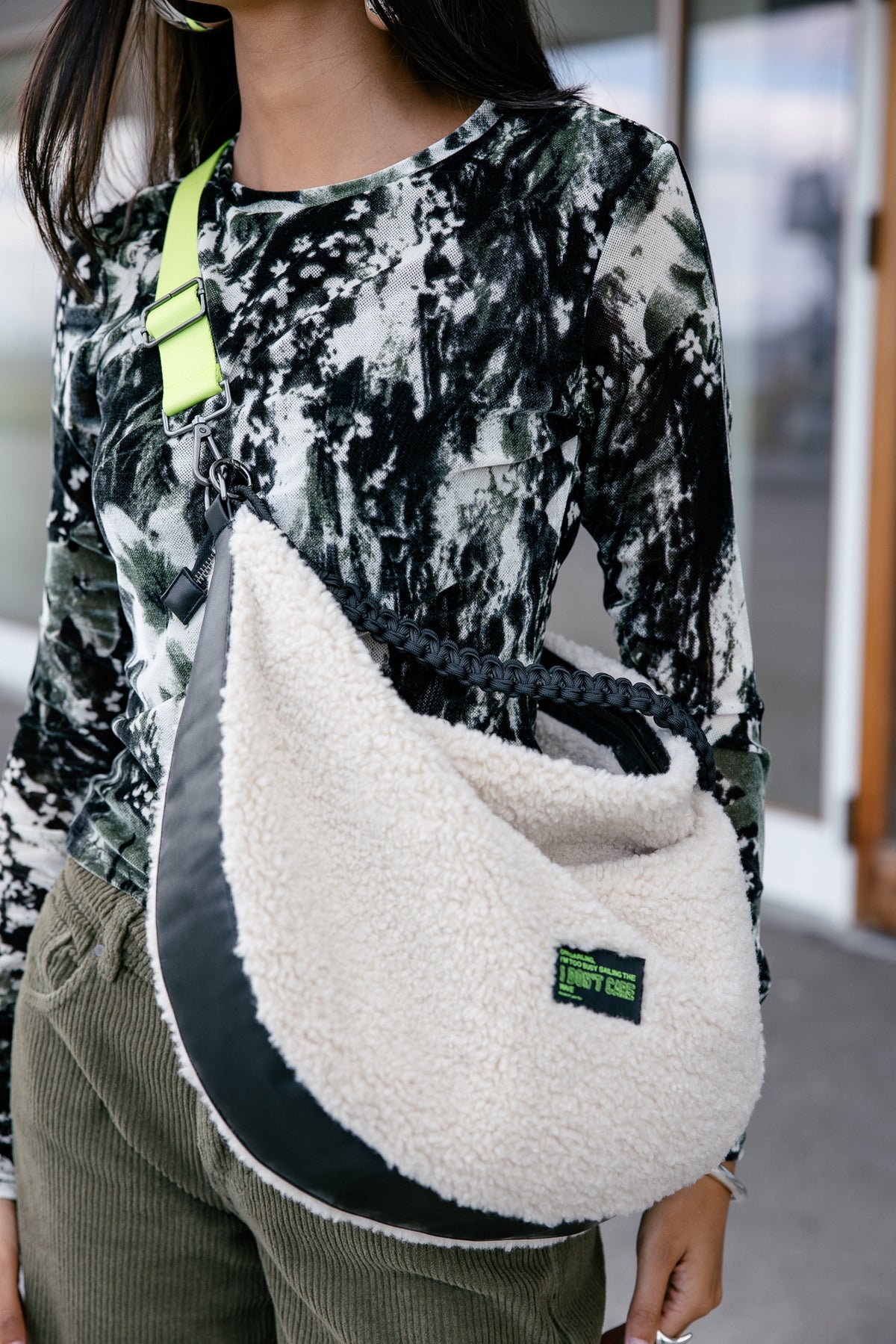

Sac banane XL effet fourrure Femme Kawa Sherpa ecru | Freeman T. Porter