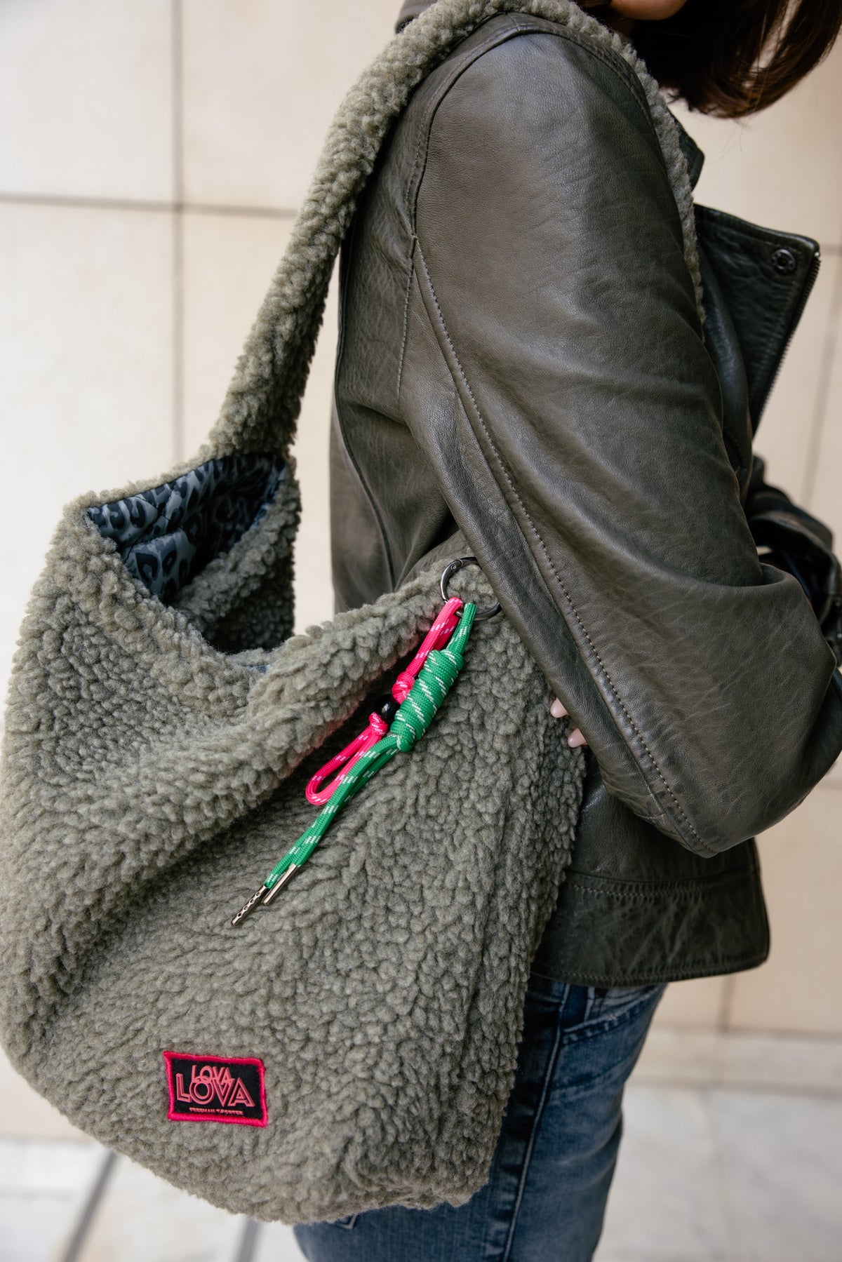 

Sac en moumoute Femme Kimeo Sherpa dusty olive | Freeman T. Porter