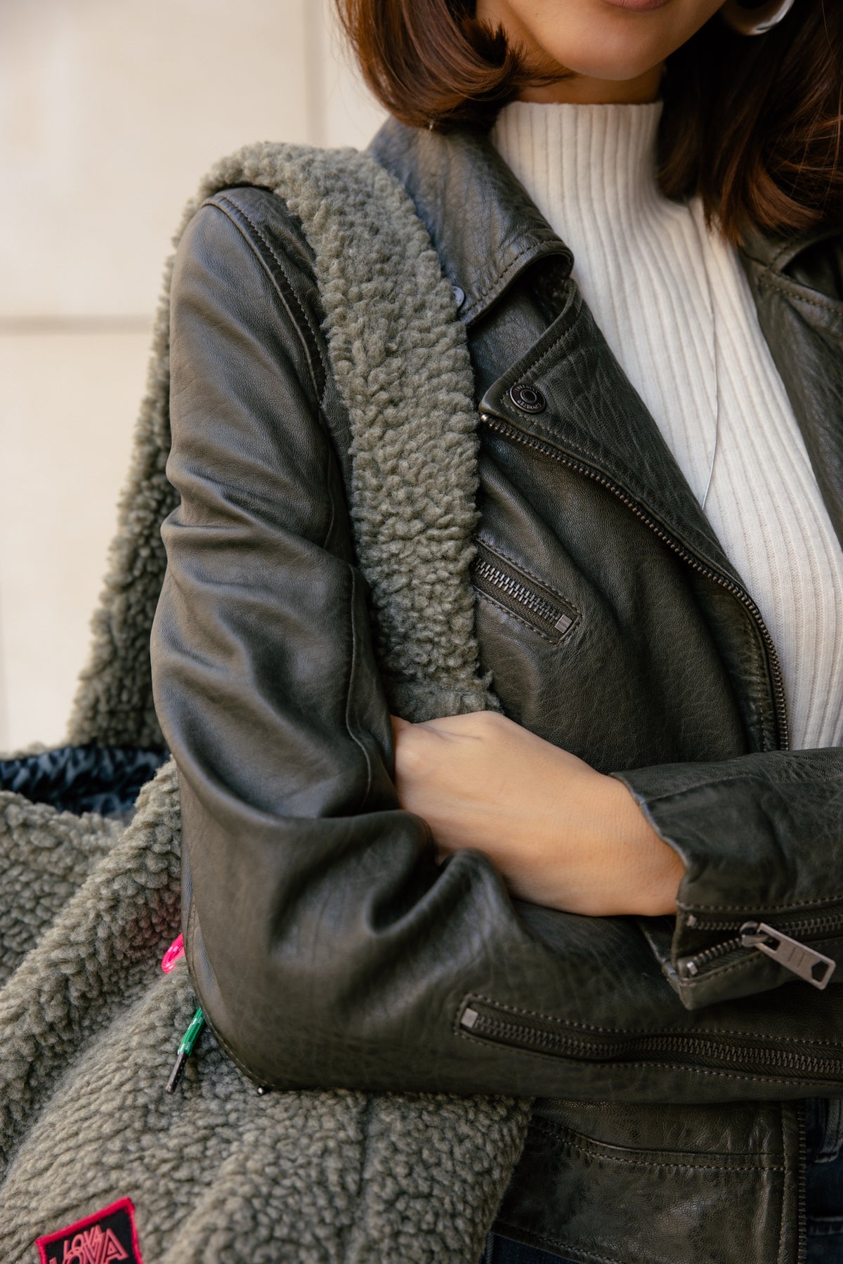 

Sac en moumoute Femme Kimeo Sherpa dusty olive | Freeman T. Porter