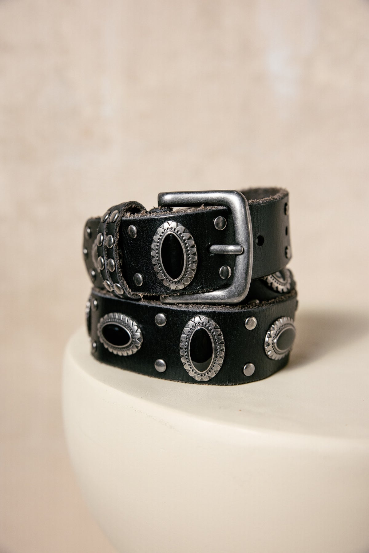   
            

Ceinture en cuir avec pierres incrustées Femme Kimera black | Freeman T. Porter
          