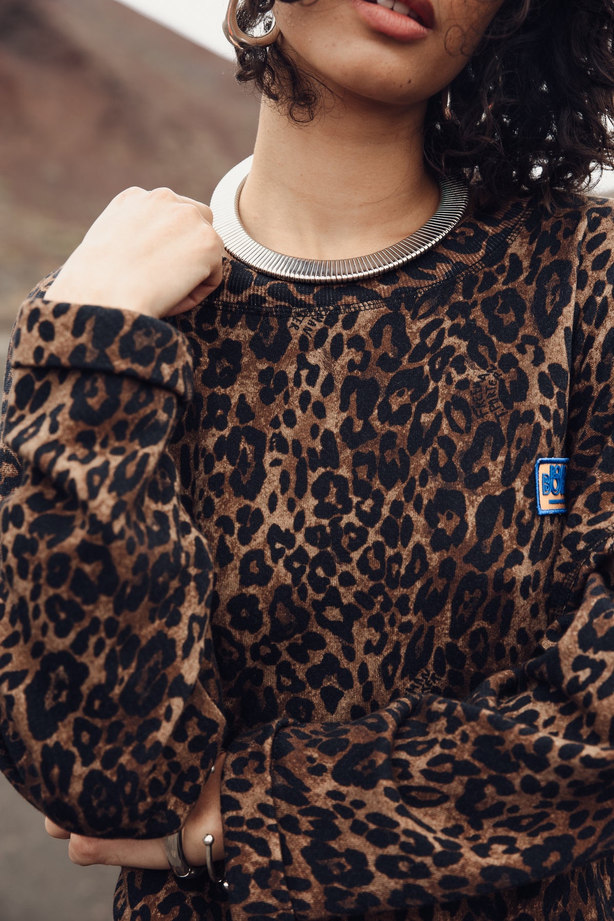 
              

Sweat loose  Femme Shivani Roar shaved chocolate | Freeman T. Porter
            