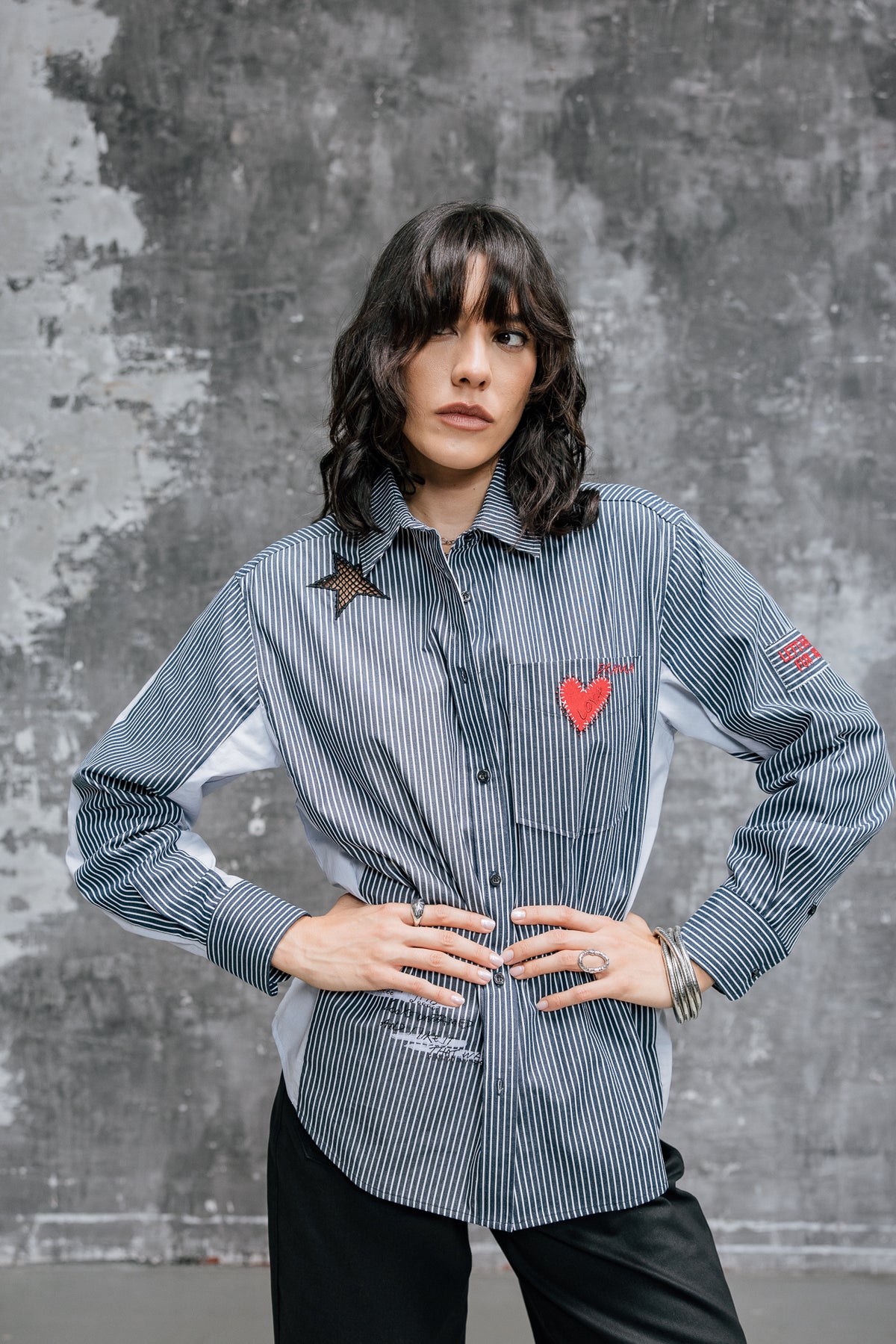   
            

Oversize-Hemd mit Stickerei Damen Chella Lova navy | Freeman T. Porter
          