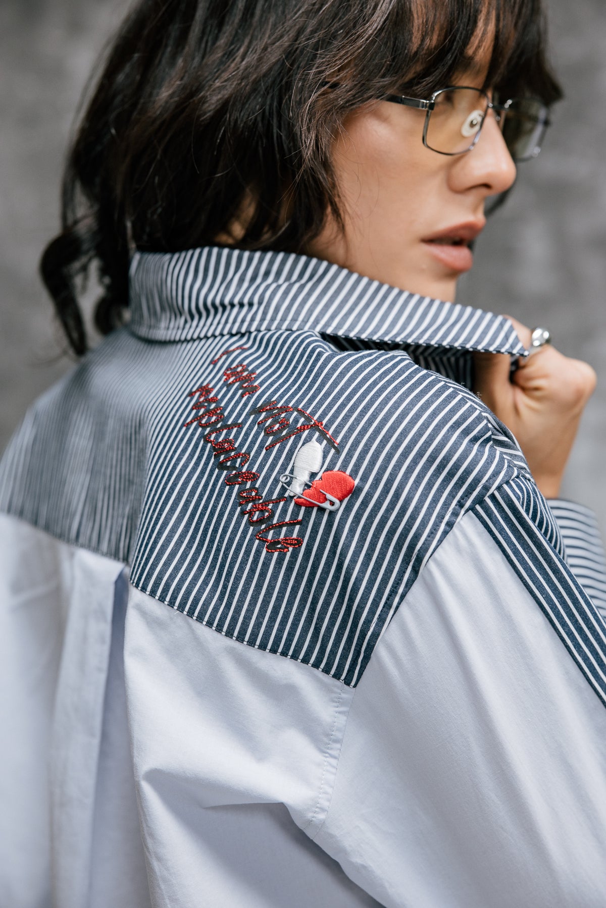 

Chemise oversize brodée Femme Chella Lova navy | Freeman T. Porter
